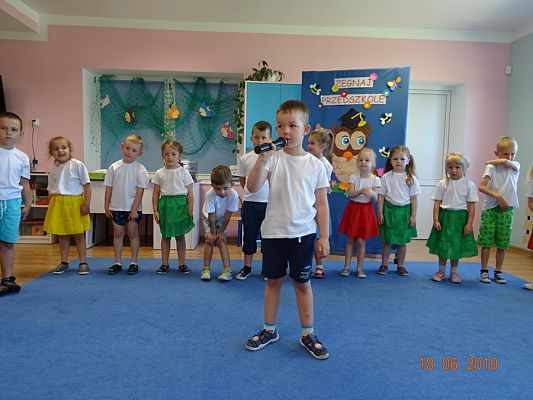 Grafika #0: Pożegnanie 6-latków przez młodsze przedszkolaki cz. III