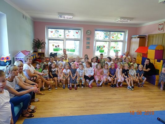 Grafika #6: Pożegnanie 6-latków przez młodsze przedszkolaki cz. II