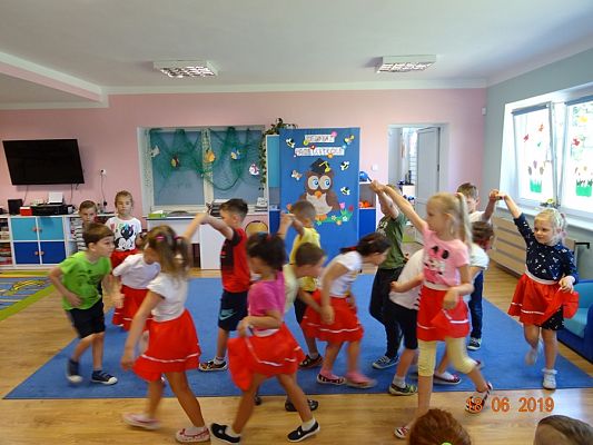 Grafika #3: Pożegnanie 6-latków przez młodsze przedszkolaki cz. I