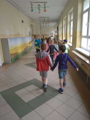 Grafika #6: Przedszkolaki z wizytą w Szkole Podstawowej w Wicku cz. II