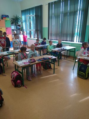 Grafika #2: Przedszkolaki z wizytą w Szkole Podstawowej w Wicku cz. I