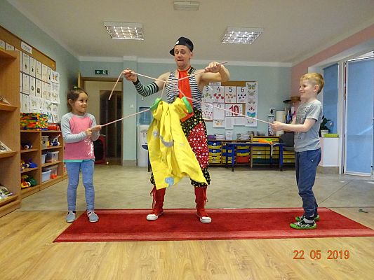 Grafika #3: Cyrk HECA w przedszkolu cz. VI