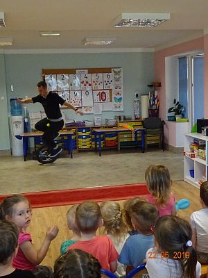 Grafika #5: Cyrk HECA w przedszkolu cz. VI