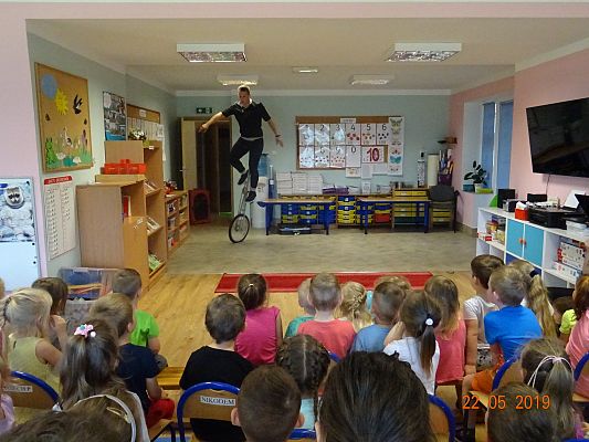 Grafika #6: Cyrk HECA w przedszkolu cz. VI