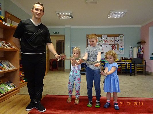 Grafika #2: Cyrk HECA w przedszkolu cz. V