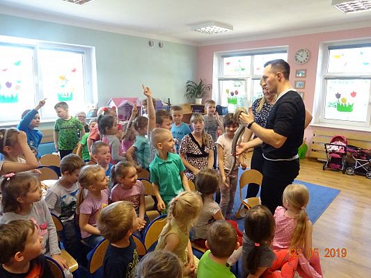 Grafika #4: Cyrk HECA w przedszkolu cz. V