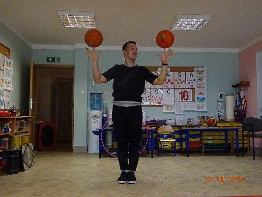 Grafika #2: Cyrk HECA w przedszkolu cz. III