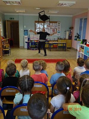 Grafika #8: Cyrk HECA w przedszkolu cz. III