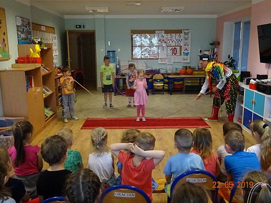 Grafika #2: Cyrk HECA w przedszkolu cz. II