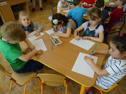 Grafika #2: Cukierki -zajęcia profilaktyczne w grupie III-Sowy cz. II