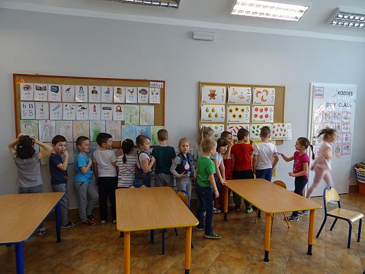 Grafika #4: Cukierki -zajęcia profilaktyczne w grupie III-Sowy cz. I