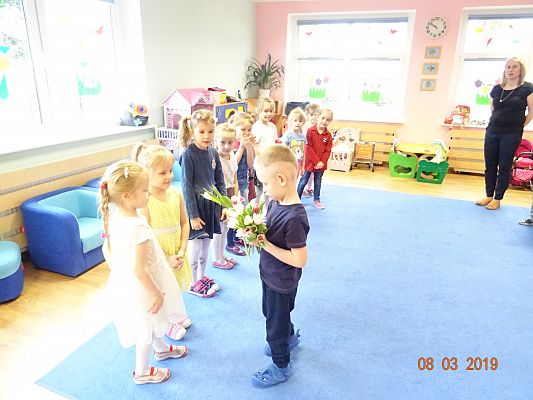 Grafika #1: Przedszkolaki świętowały Dzień Kobiet cz. IV