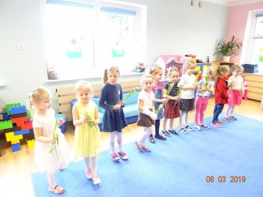 Grafika #5: Przedszkolaki świętowały Dzień Kobiet cz. IV