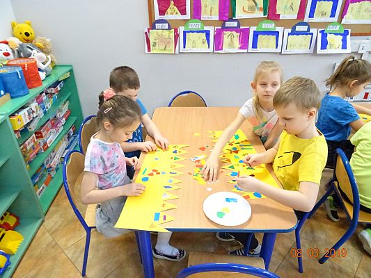 Grafika #1: Przedszkolaki świętowały Dzień Kobiet cz. III