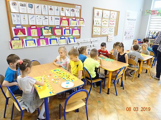 Grafika #5: Przedszkolaki świętowały Dzień Kobiet cz. III