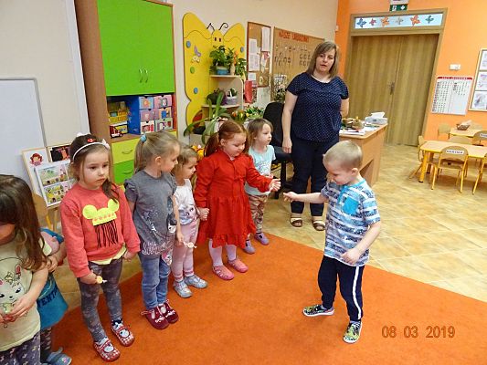 Grafika #3: Przedszkolaki świętowały Dzień Kobiet cz. II