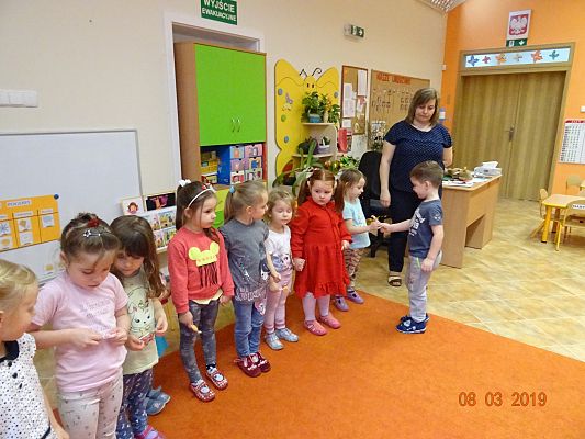 Grafika #4: Przedszkolaki świętowały Dzień Kobiet cz. II