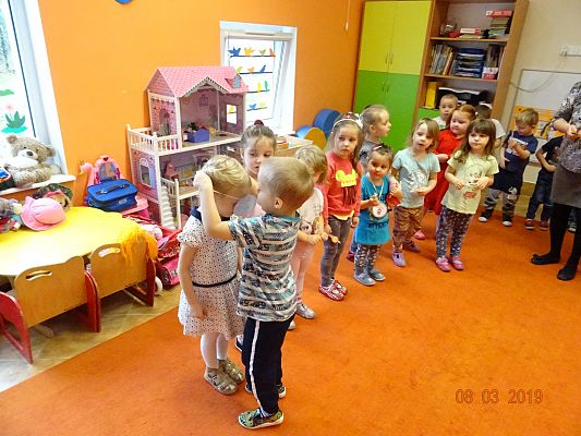 Grafika #6: Przedszkolaki świętowały Dzień Kobiet cz. II