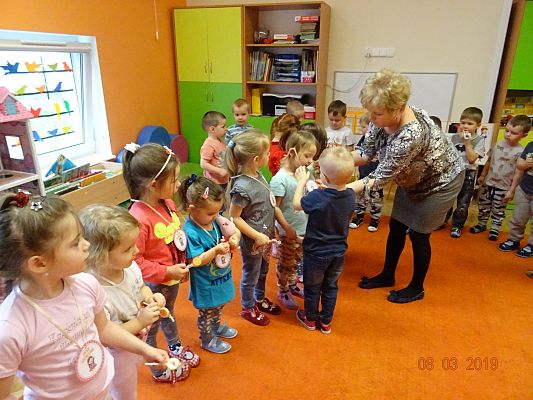 Grafika #8: Przedszkolaki świętowały Dzień Kobiet cz. II