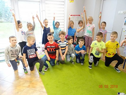 Grafika #1: Przedszkolaki świętowały Dzień Kobiet cz. I