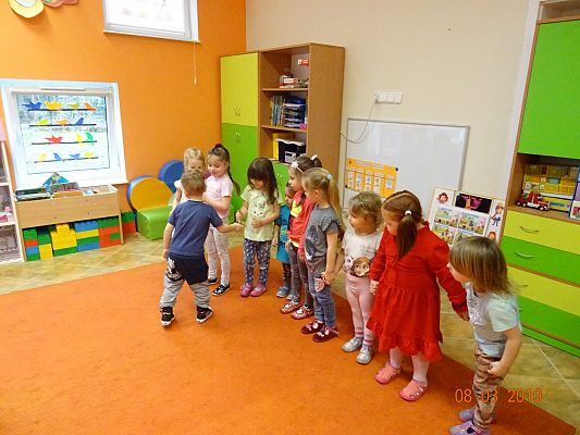 Grafika #6: Przedszkolaki świętowały Dzień Kobiet cz. I