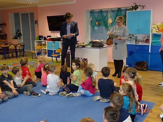 Grafika #0: Rozstrzygnięcie konkursu plastycznego  Domy leśnych zwierząt cz. I