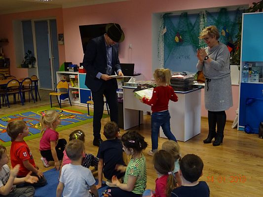 Grafika #1: Rozstrzygnięcie konkursu plastycznego  Domy leśnych zwierząt cz. I