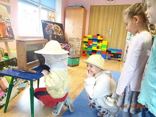 Grafika #0: Warsztaty pszczelarskie cz. IV