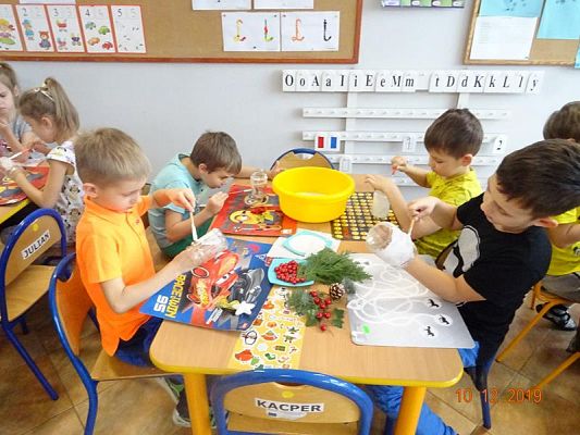 Grafika #2: Zajęcia plastyczne  Ozdoby świąteczne cz. I