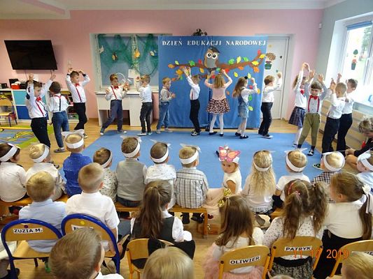 Grafika #2: Dzień Edukacji Narodowej i Pasowanie na Przedszkolaka cz. III