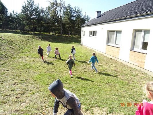 Grafika #2: Sprzątanie Świata gr. II