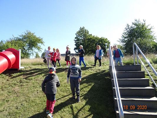 Grafika #4: Sprzątanie Świata gr. II