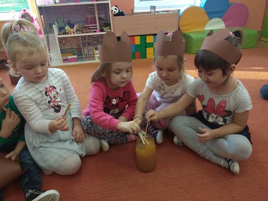 Grafika #8: Dzień Pluszowego Misia gr. I Motylki