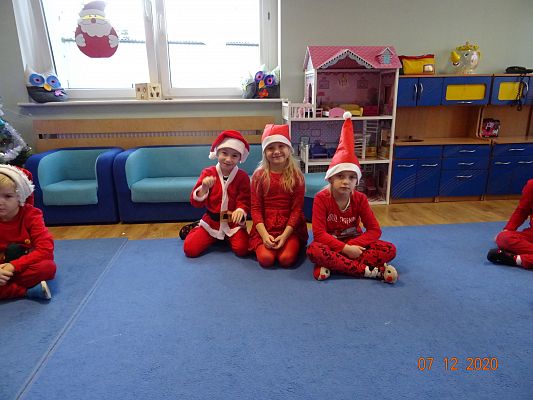 Grafika #13: Mikołajki gr. I Motylki