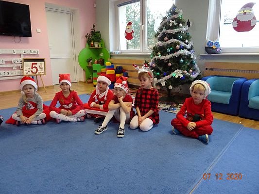 Grafika #14: Mikołajki gr. I Motylki