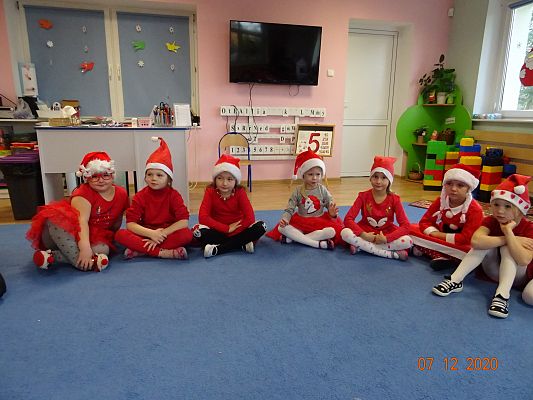 Grafika #15: Mikołajki gr. I Motylki