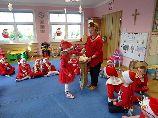 Grafika #20: Mikołajki gr. I Motylki