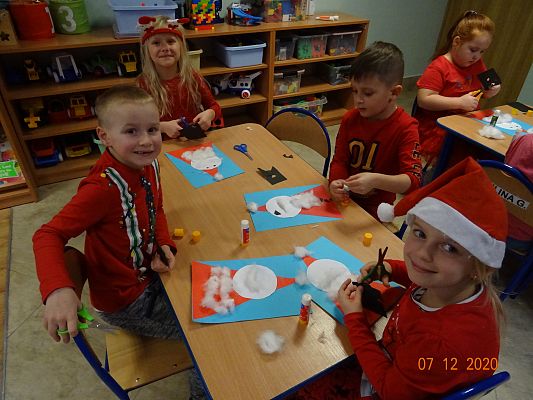 Grafika #36: Mikołajki gr. I Motylki