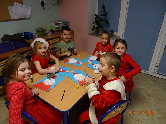 Grafika #38: Mikołajki gr. I Motylki