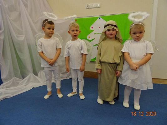 Grafika #2: Święta tuż, tużŚwiąteczny występ przedszkolaków gr. I  Motylki