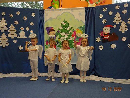 Grafika #4: Święta tuż, tużŚwiąteczny występ przedszkolaków gr. I  Motylki