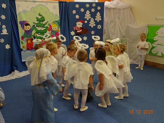 Grafika #14: Święta tuż, tużŚwiąteczny występ przedszkolaków gr. I  Motylki