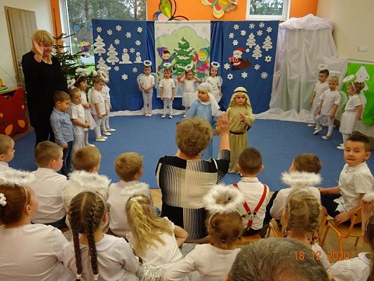 Grafika #20: Święta tuż, tużŚwiąteczny występ przedszkolaków gr. I  Motylki