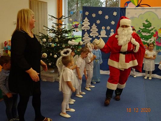 Grafika #25: Święta tuż, tużŚwiąteczny występ przedszkolaków gr. I  Motylki