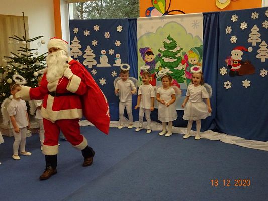 Grafika #27: Święta tuż, tużŚwiąteczny występ przedszkolaków gr. I  Motylki