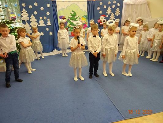 Grafika #12: Święta tuż, tużŚwiąteczny występ przedszkolaków gr. II Rybki