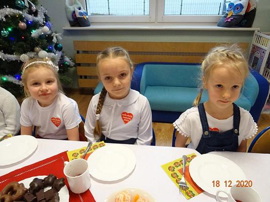 Grafika #4: Spotkanie wigilijne