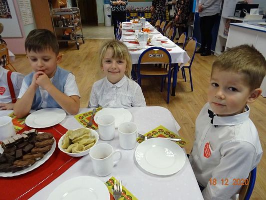 Grafika #6: Spotkanie wigilijne