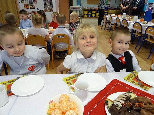 Grafika #8: Spotkanie wigilijne