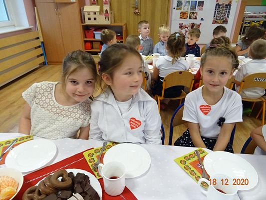 Grafika #10: Spotkanie wigilijne